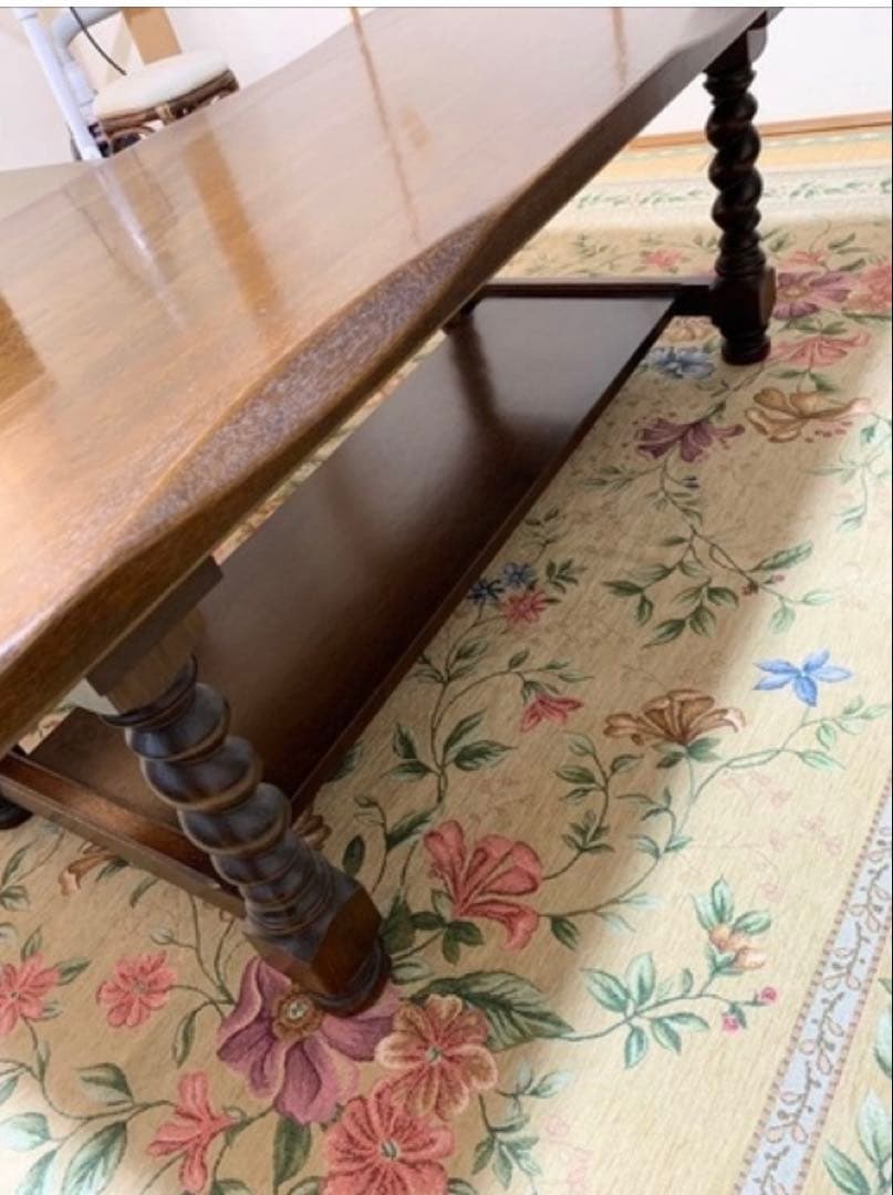 【 木製装飾　棚付きテーブル 】　レトロ　ヴィンテージ　デザインテーブル