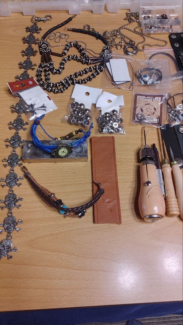 アクセサリーとレザークラフト工具セット