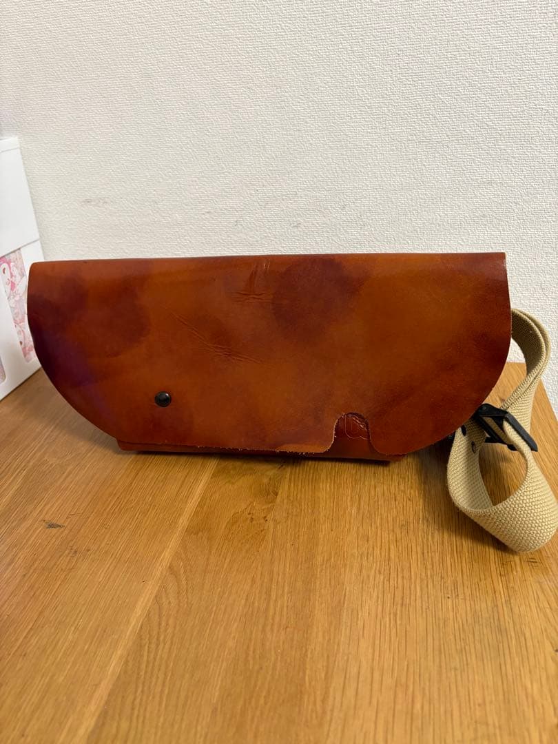 Uni＆co ユニアンドコー　メッセンジャーバック　キャメル　XS