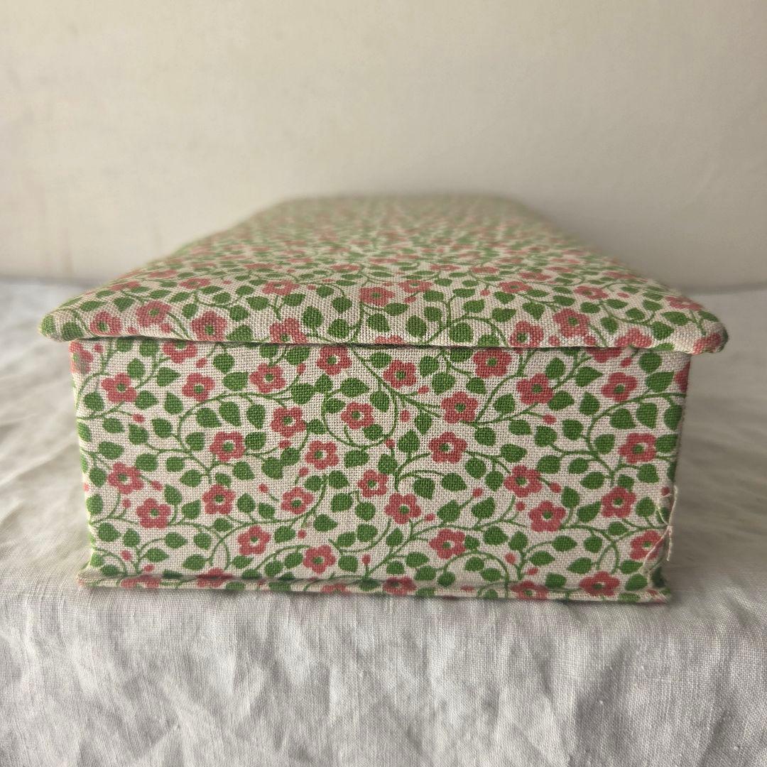 フランス　アンティーク　カルトナージュボックス　ピンクの小花　長方形