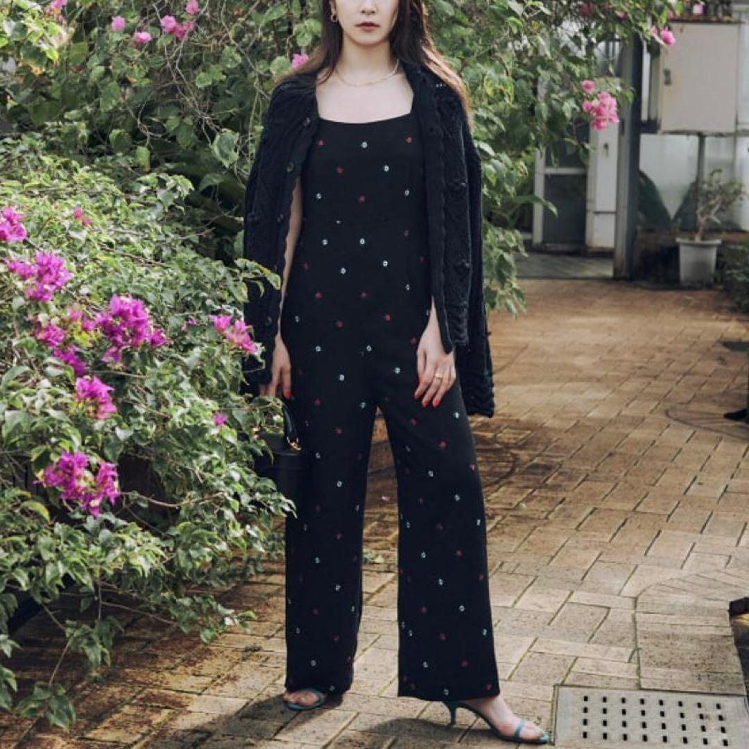 美品ジョエブJOIEVE　night garden　ジャンプスーツ　M　ブラック