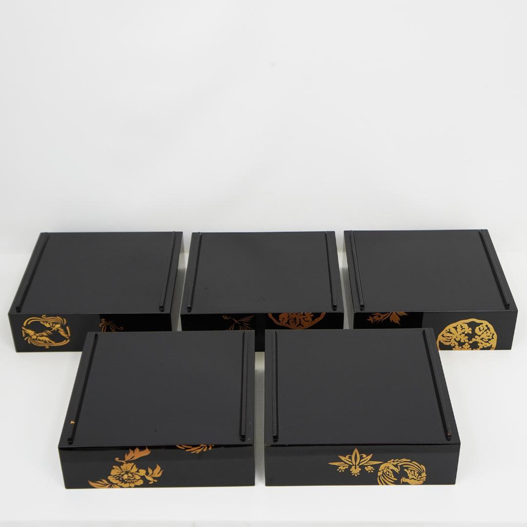 漆 蒔絵 重箱 五段 蓋2枚付き 松竹梅 縁起物 収納箱 付属 黒