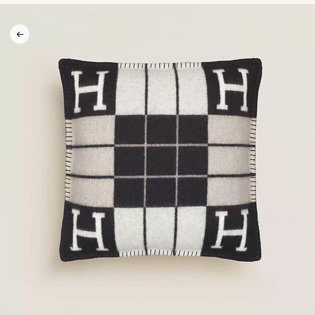 エルメス HERMES クッション アヴァロンIII PM ブラック 黒