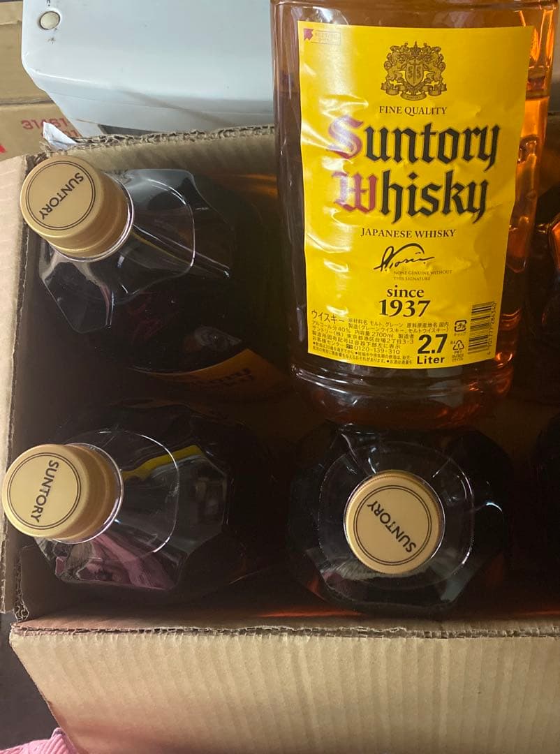 サントリー角瓶2.7リットル✖️4本