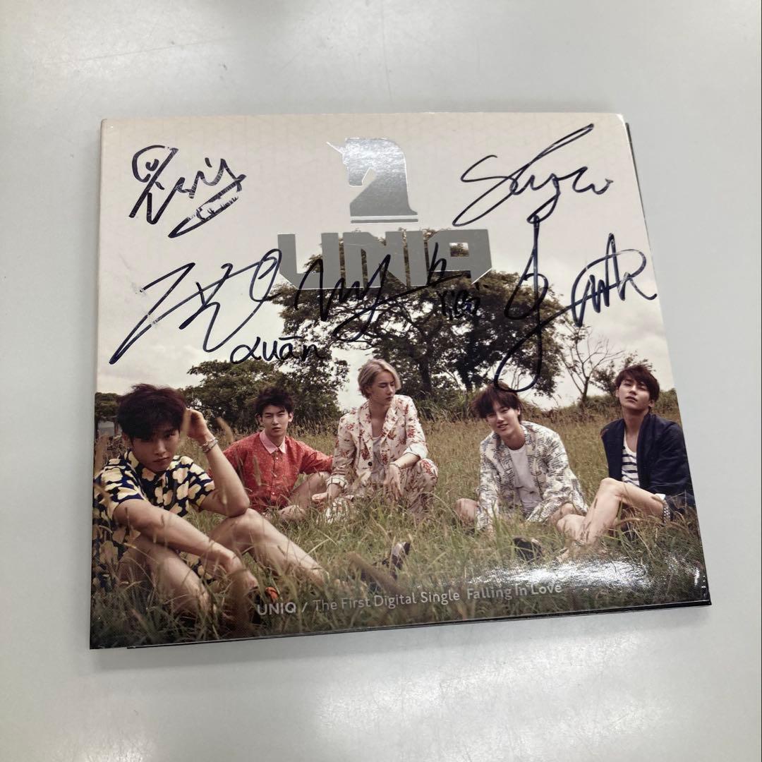 K-POP・アジア UNIQ / Falling In Love