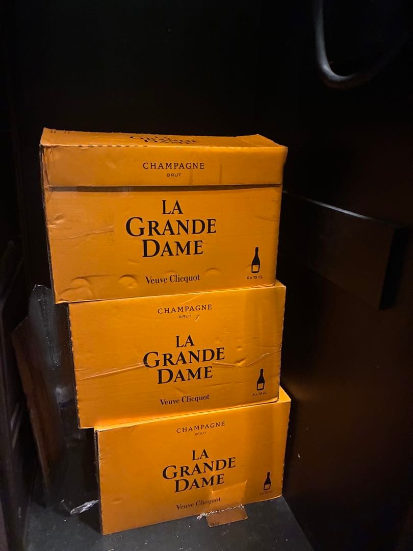 LA GRANDE DAME 2018 シャンパン ６本セット