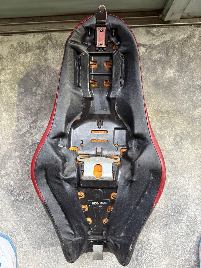 ハーレースポーツスター04年以降シート