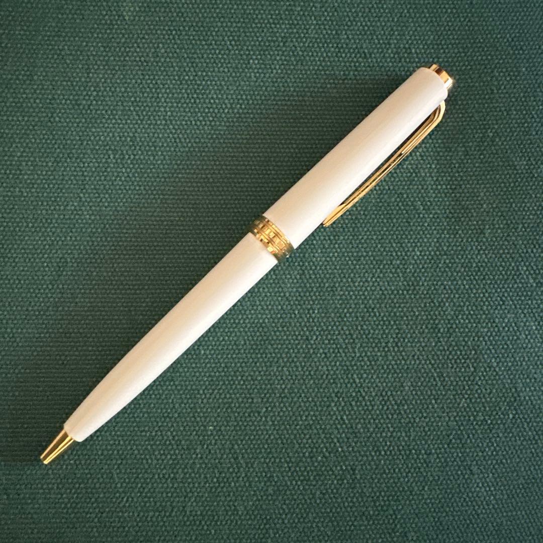 MONTBLANC ホワイトボールペン 箱付き 品の良い白×ゴールド本体
