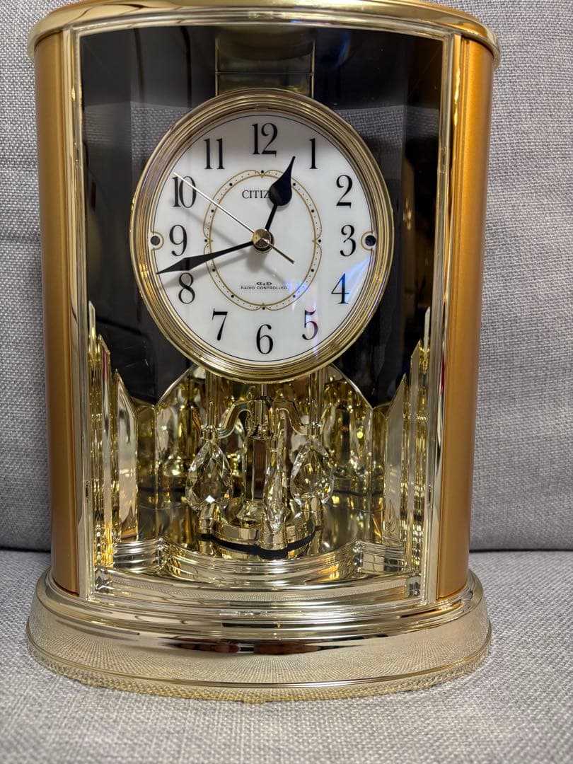 CITIZENのゴールド クリスタル置時計