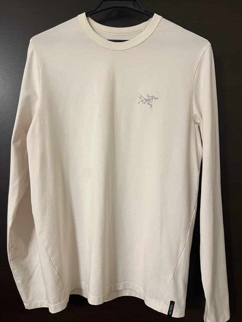 ARC'TERYX 長袖ホワイトCaptive ArcWord LS