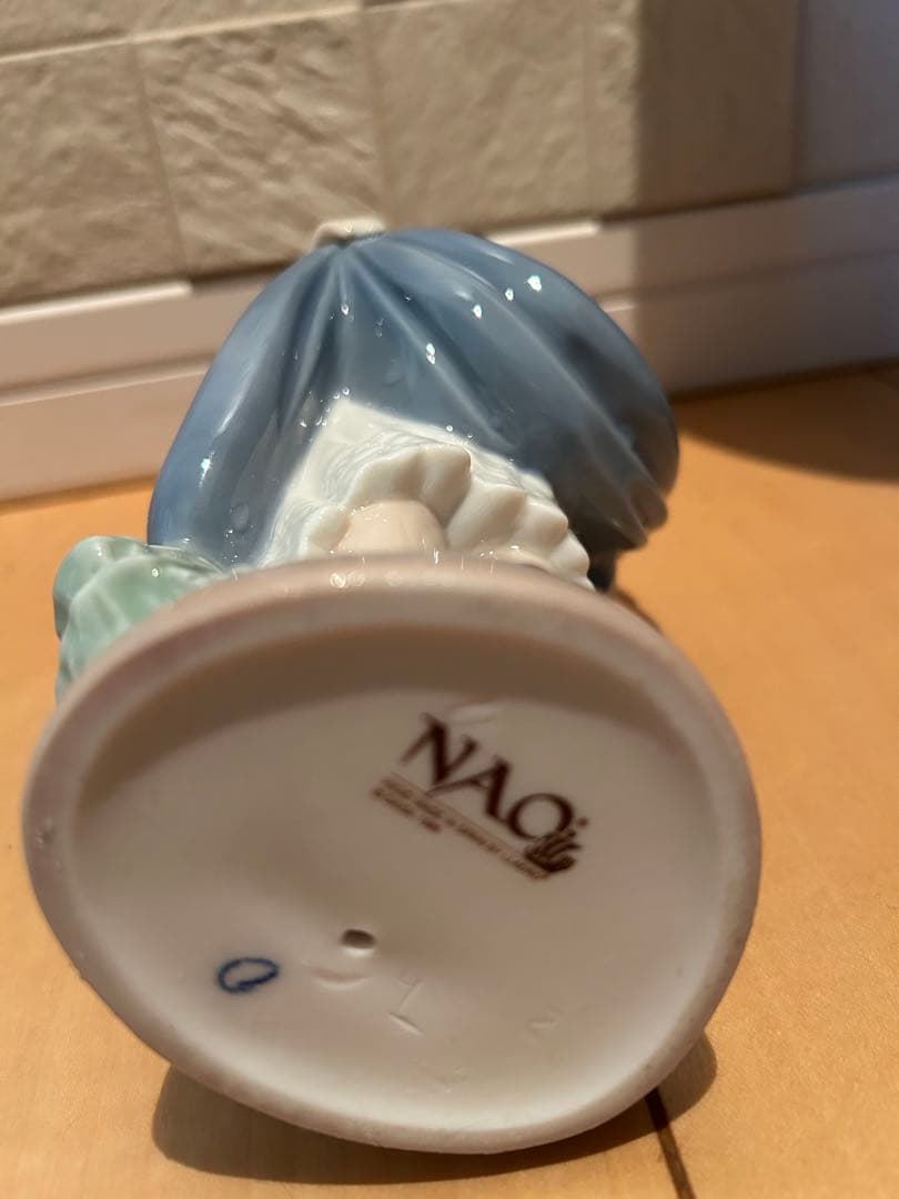 花を持つ少女　NAO・リヤドロ　ヴィンテージ