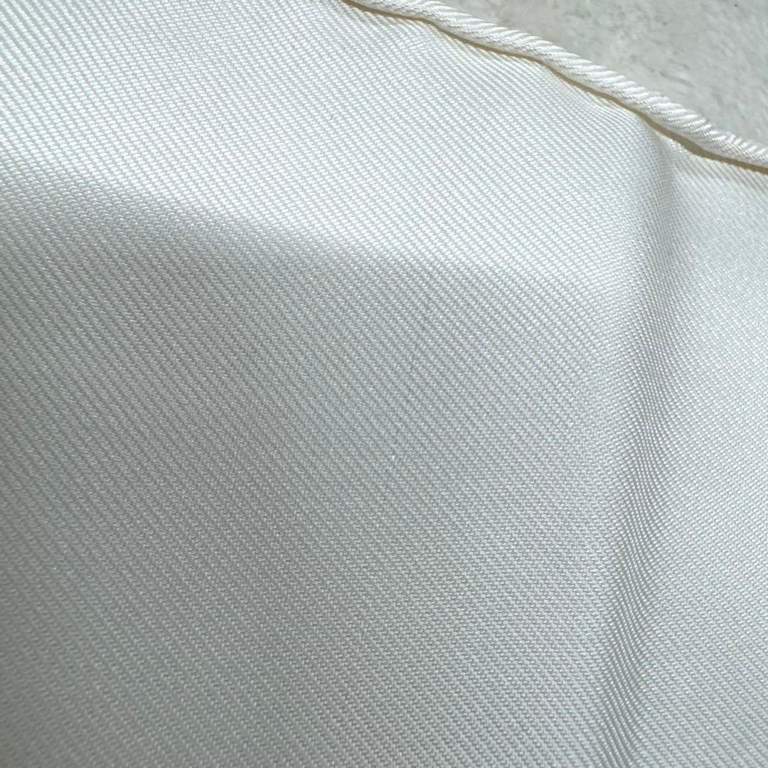 エルメス　カレ90 スカーフCavaliers d'Or　黄金の騎士 ホワイト