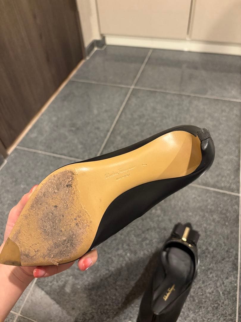 フェラガモ　パンプス