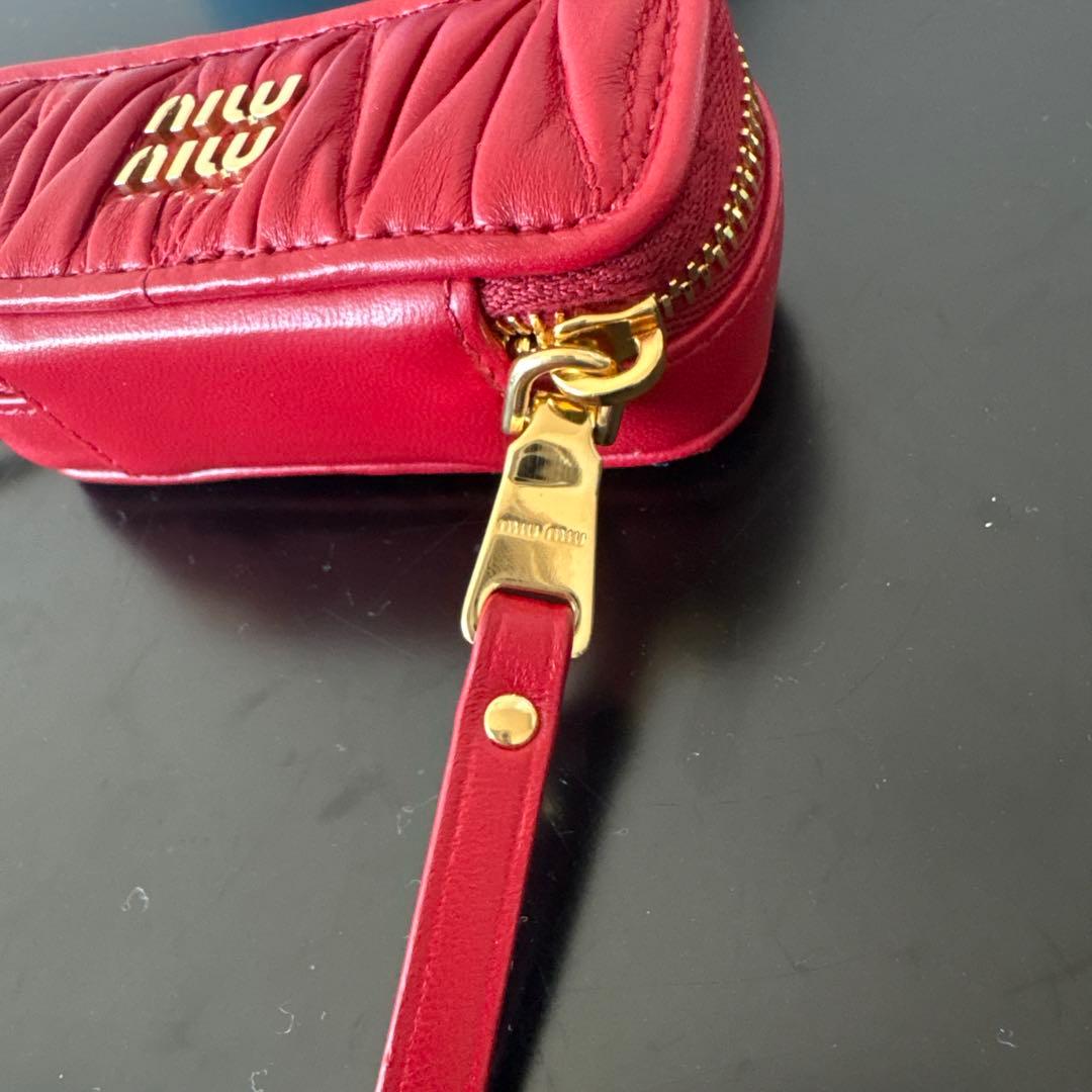 【美品】miumiu マテラッセ バッグチャーム リップケース　レッド