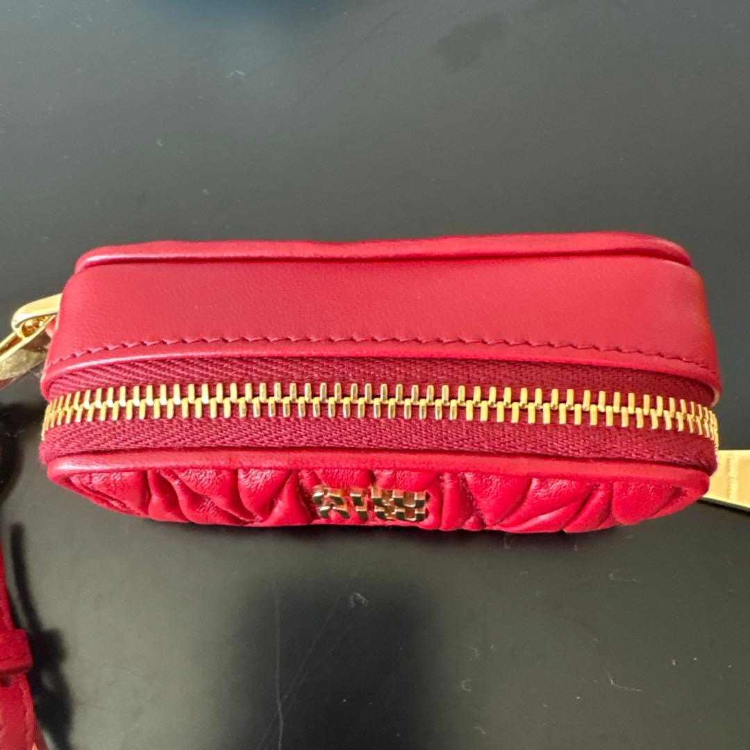 【美品】miumiu マテラッセ バッグチャーム リップケース　レッド