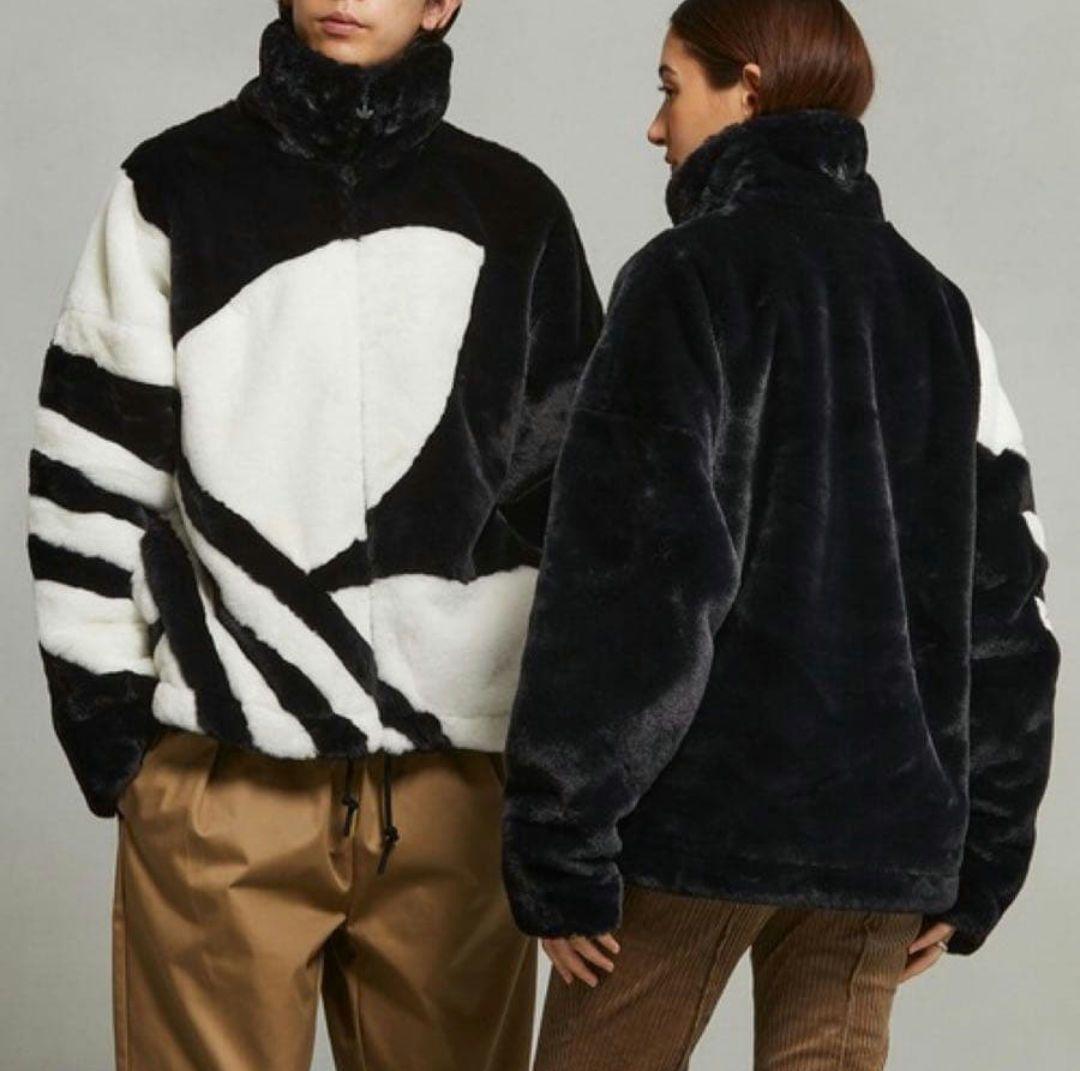 adidasアディダスオリジナルス　ファートラックジャケット