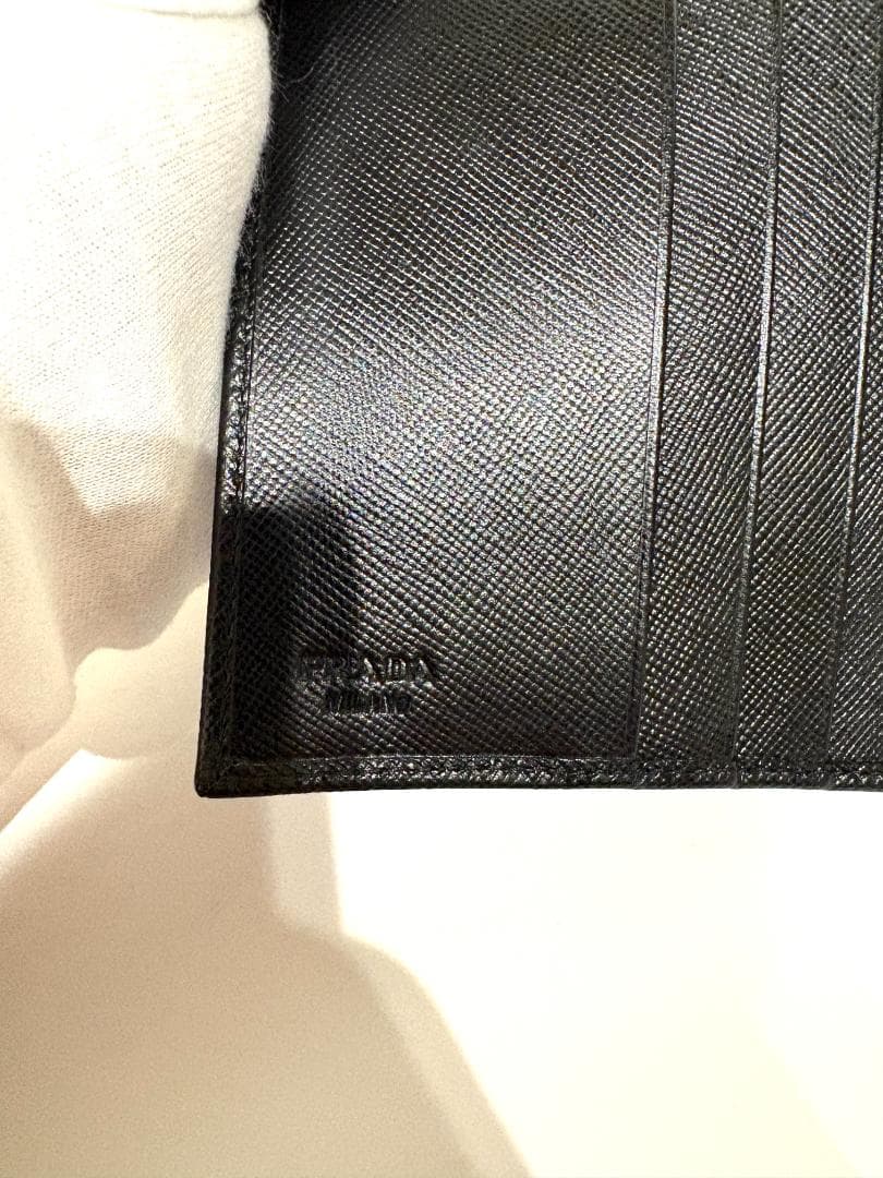 未使用級　箱付き PRADA サフィアーノレザー 三つ折り財布 ブラック