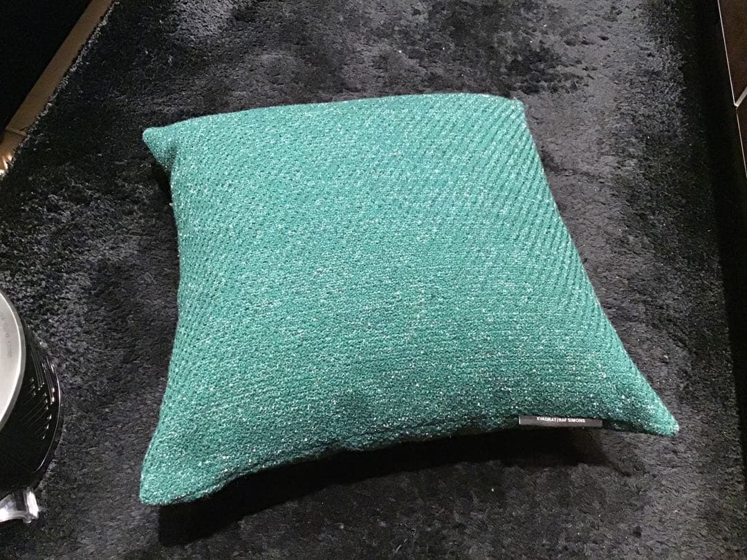 美品KVADRAT/RAF SIMONS クヴァドラ/ラフシモンズ　クッション