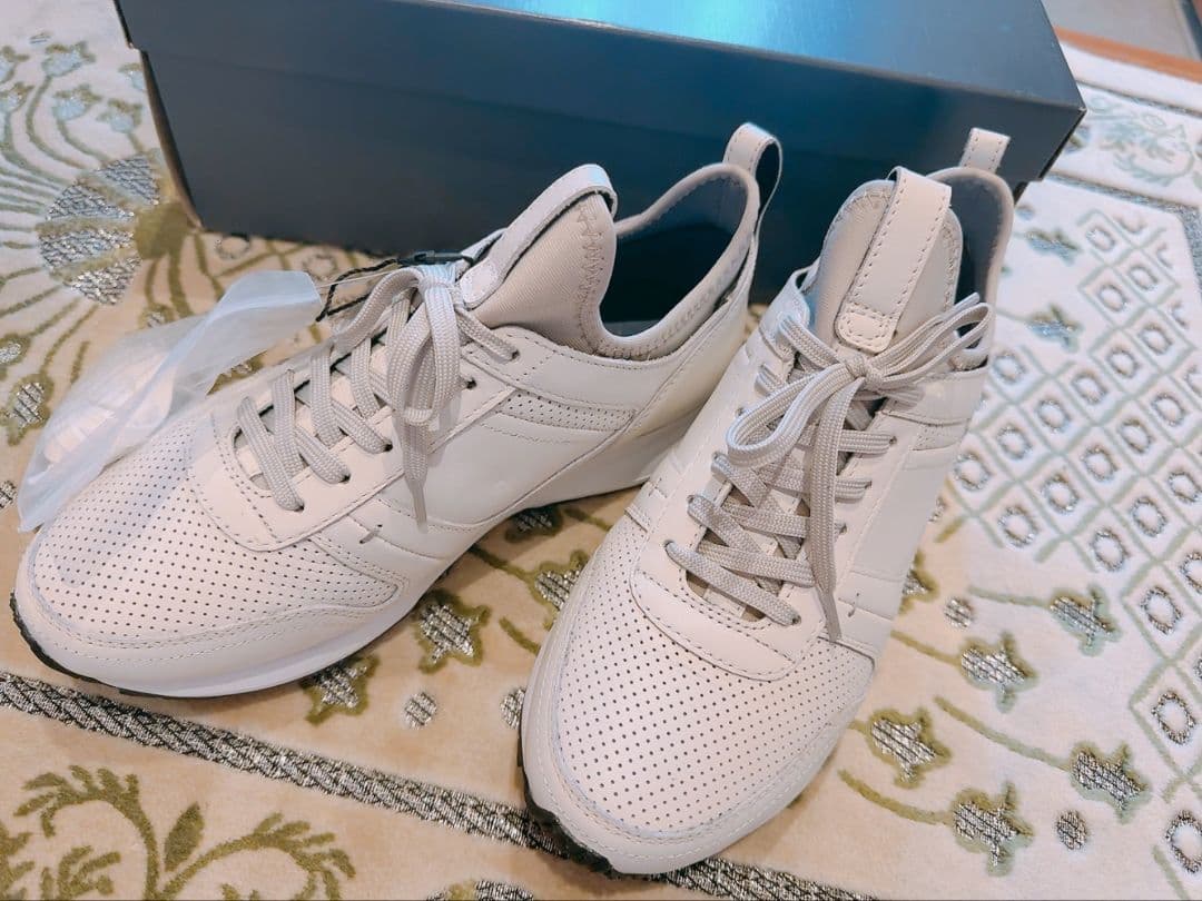 【新品未使用】ミズノ　マドラス　コラボ　 スニーカー 24cm