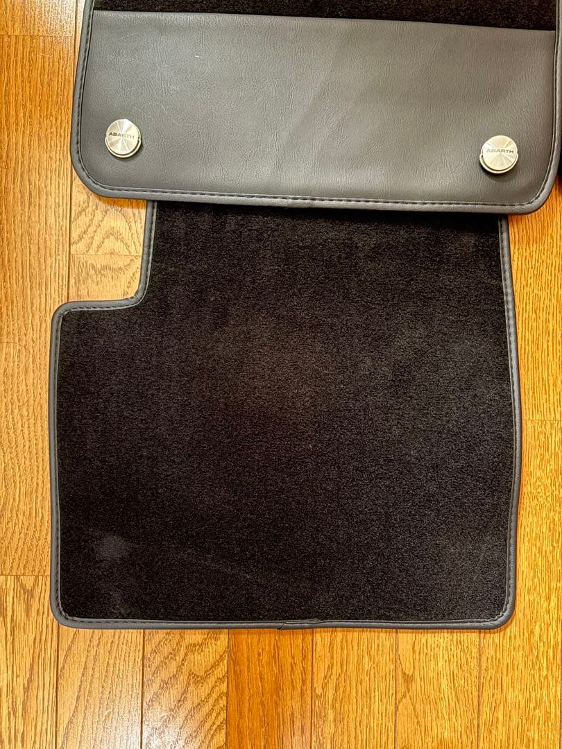 新品ABARTH 右ハンドル用フロアマット 595 イタリア製