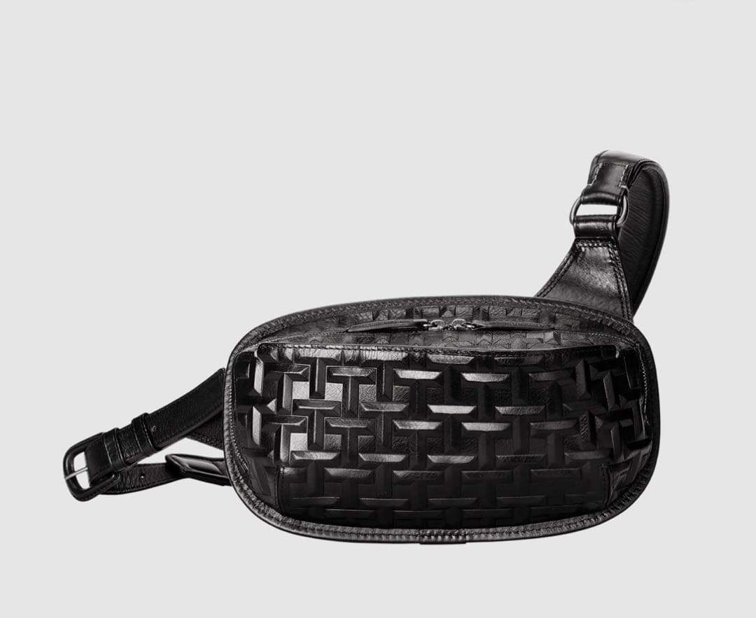 TSUCHIYA クロスボディバッグ　シグネチャーレイズド