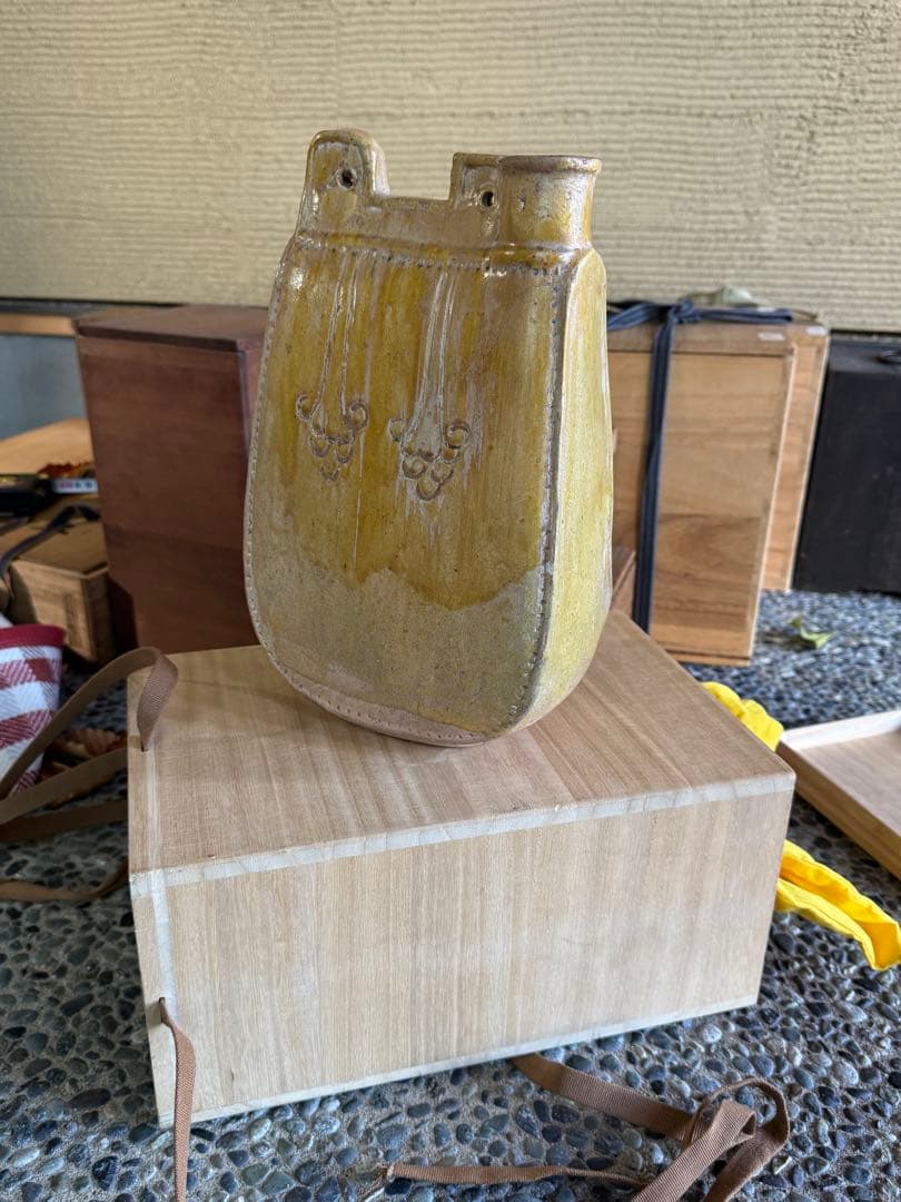 ‼️水芙蓉になりました‼️年末激安OK‼️中国品買取‼️狭西省出土騎馬民族水滴箱付