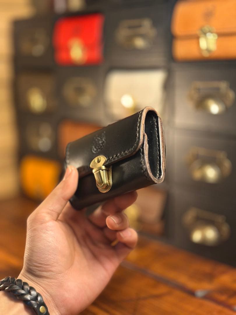 ちある　horween ホーウィン レザー財布 コンパクト 茶芯 ブラック