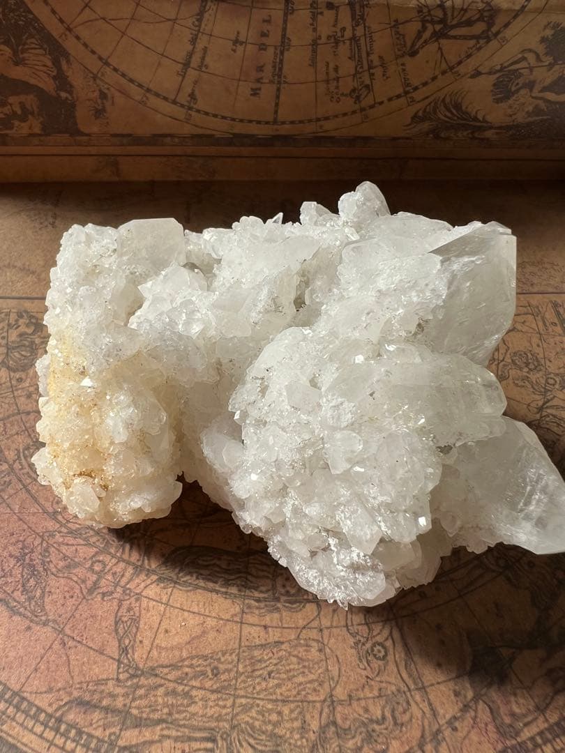 龍脈の精髄 九州産虹入り水晶クラスター抜群の透明度