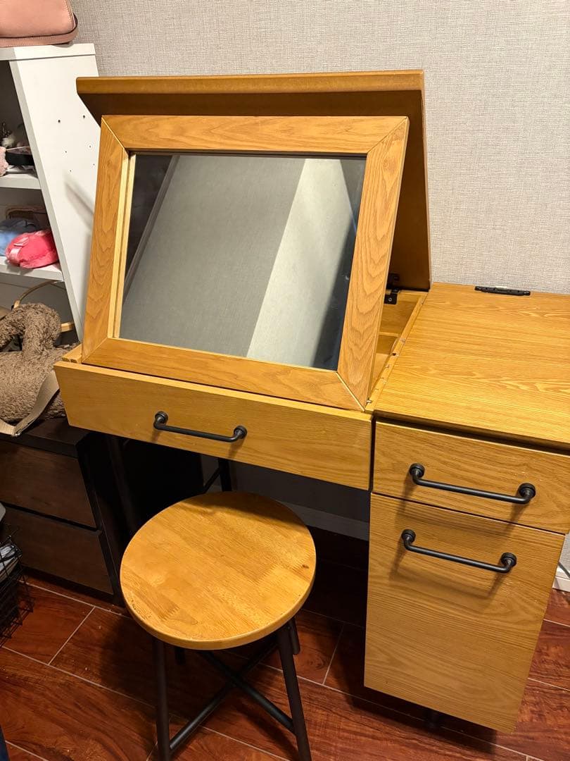 【lowyaロウヤ】ドレッサーデスク コンセント付き (色:ハニー)