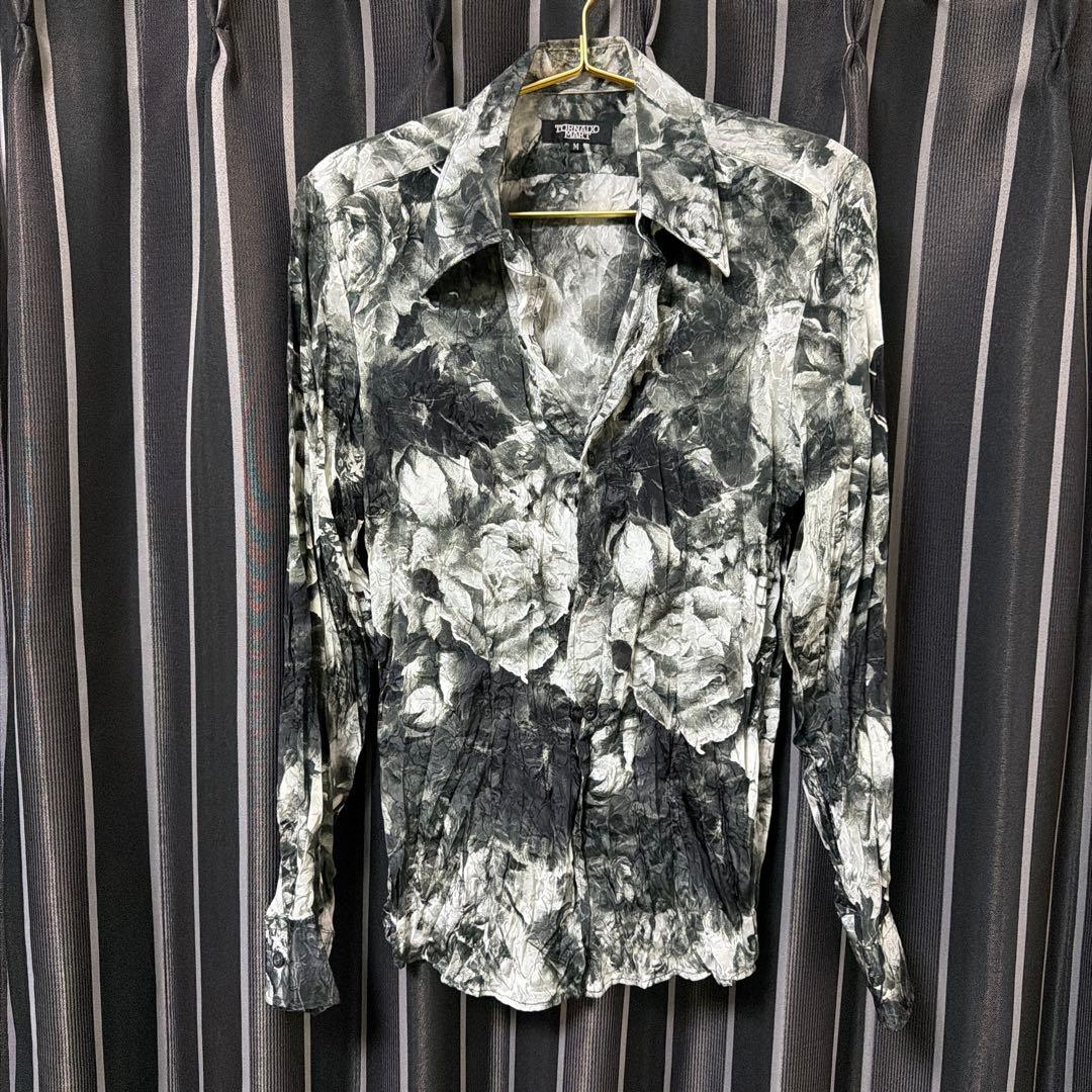 トルネードマート　シワ加工　シャドーローズモノトーンフラワードレスシャツ