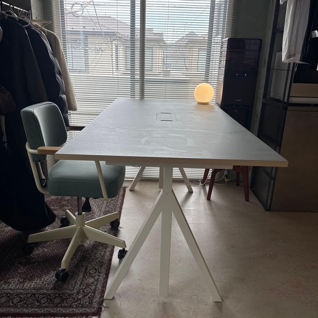 String Furniture 三脚型木製デスク　テーブル