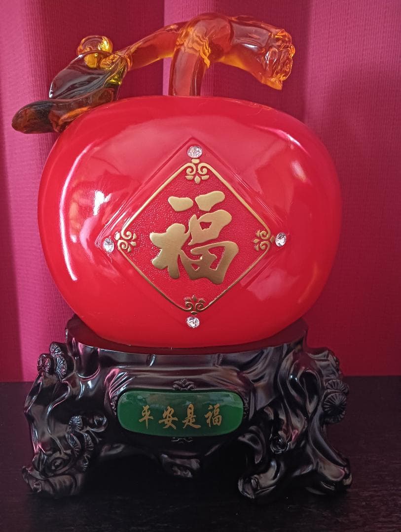 風水アイテム　赤い林檎(りんご)の置物　貯金箱