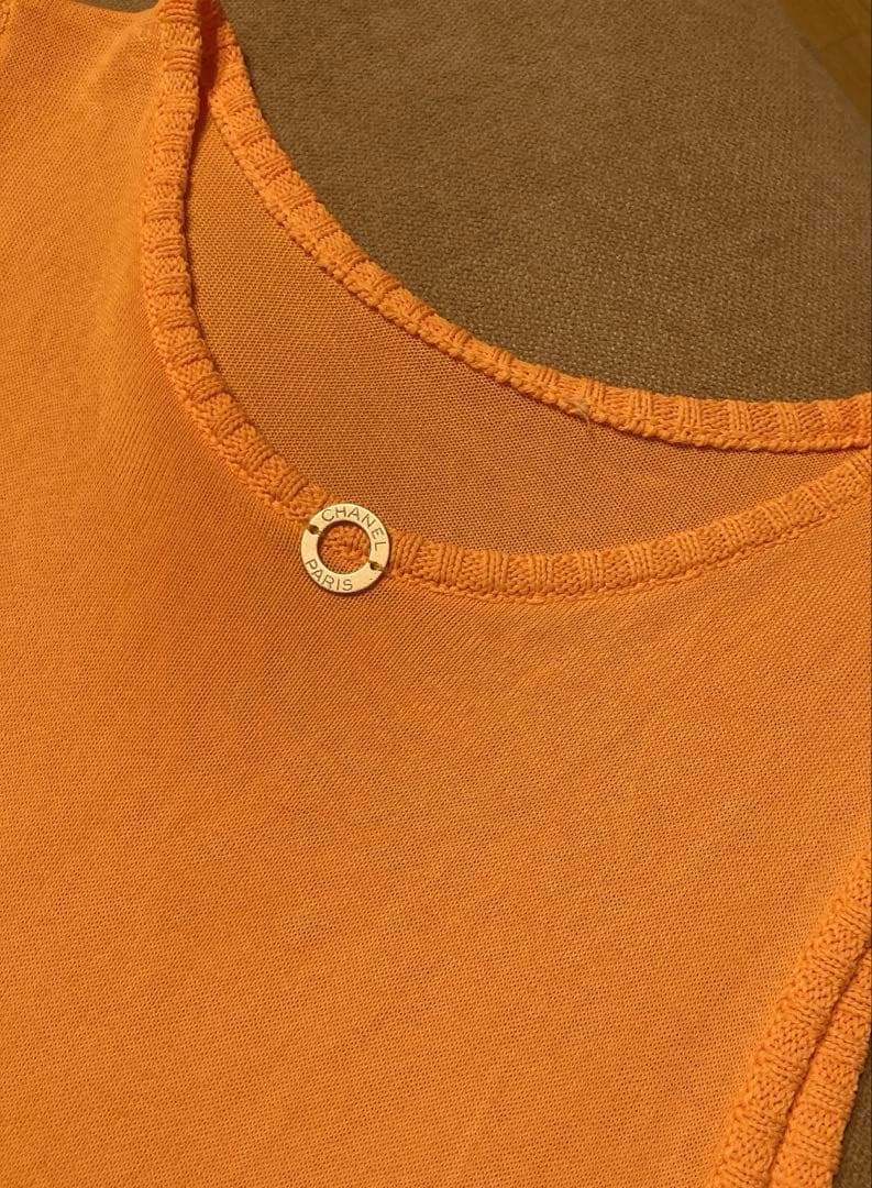 CHANELゴールドチャームロゴ✨オレンジサマートップス✨