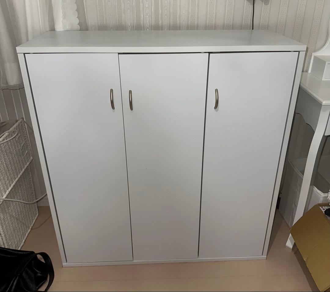 本棚　扉付き
