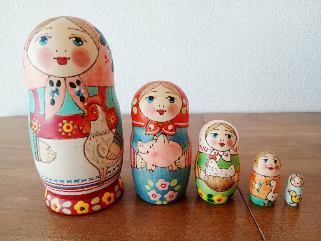 【LYH177】北欧ロシア雑貨 リューバ作のマトリョーシカ 農村の家畜