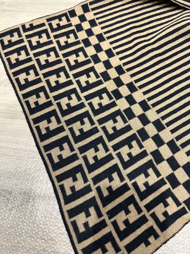 FENDI フェンディ ズッカ柄 ストライプ マフラー ストール ウール100%