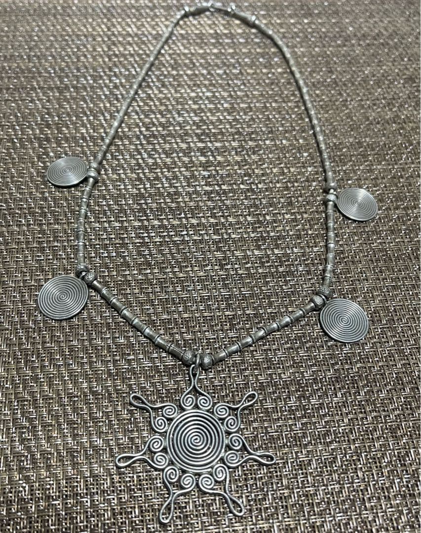 カレンシルバーネックレス