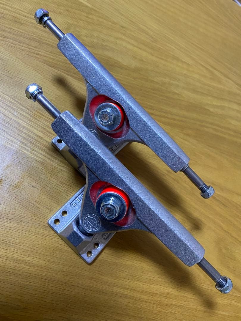 Caliber III 158mm 44º Raked ダウンヒル トラック