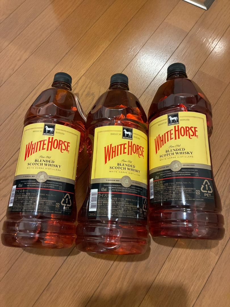 ホワイトホース ファインオールド ペットボトル 2700ml　３本