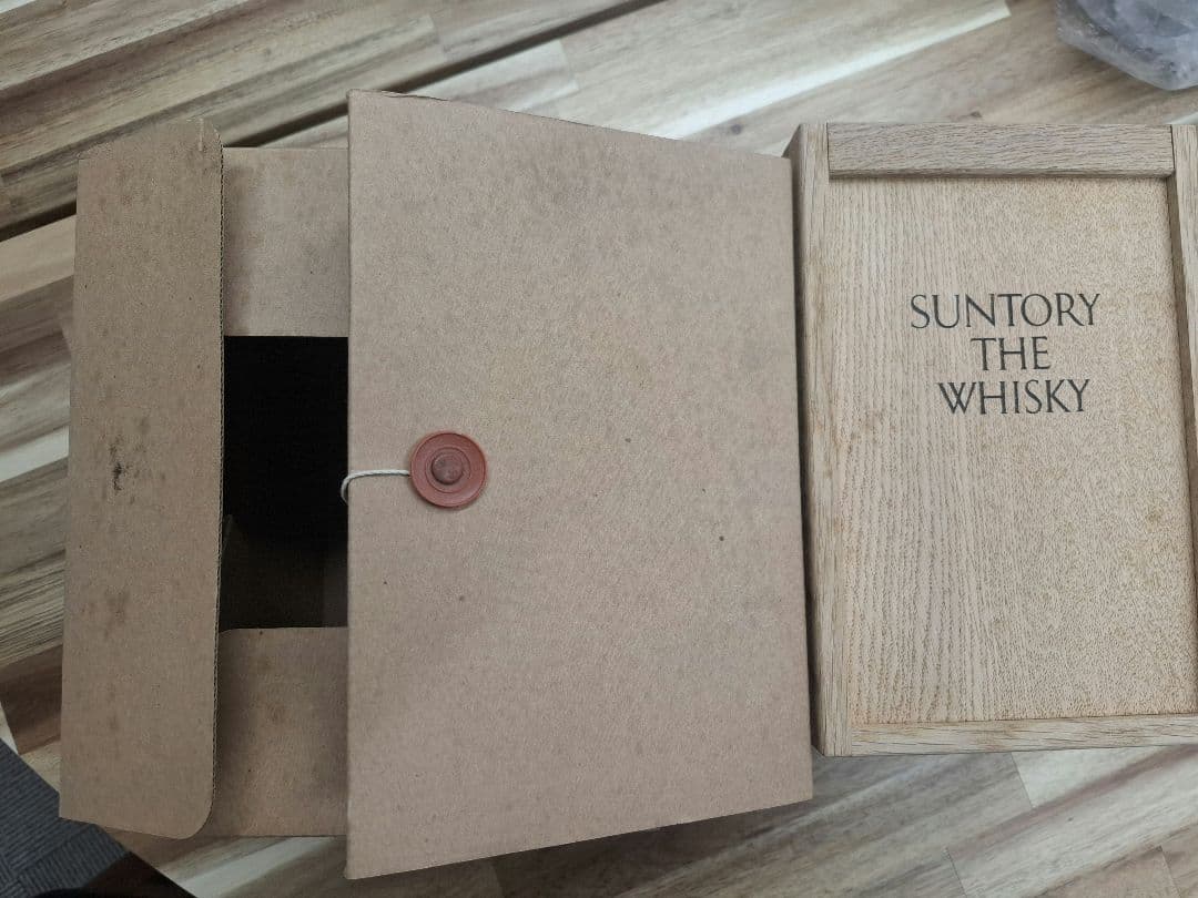 SUNTORY THE WHISKY 760ml 有田焼 木箱付き（未開栓）