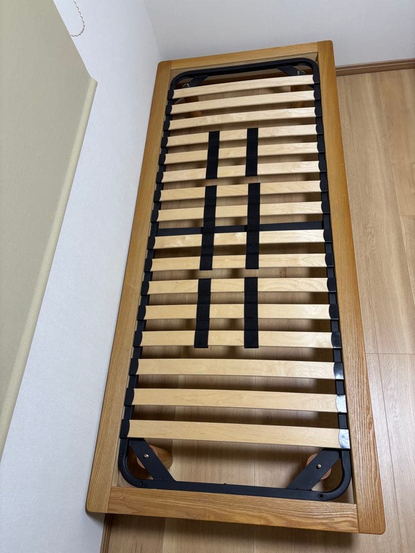 無印良品　スモールサイズ ベッドフレーム 脚4本付き 横浜市内直接取引希望