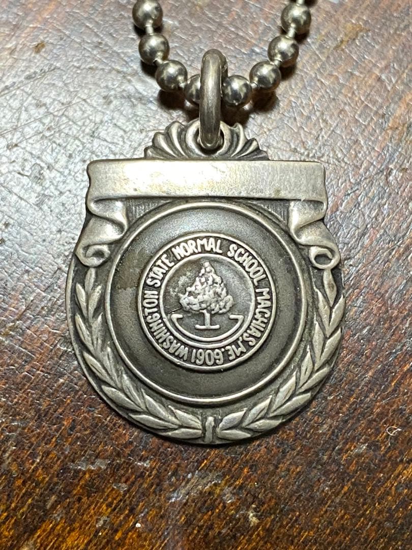 1909s'ビンテージカレッジネックレス 古着 チャンピオン ロカビリー