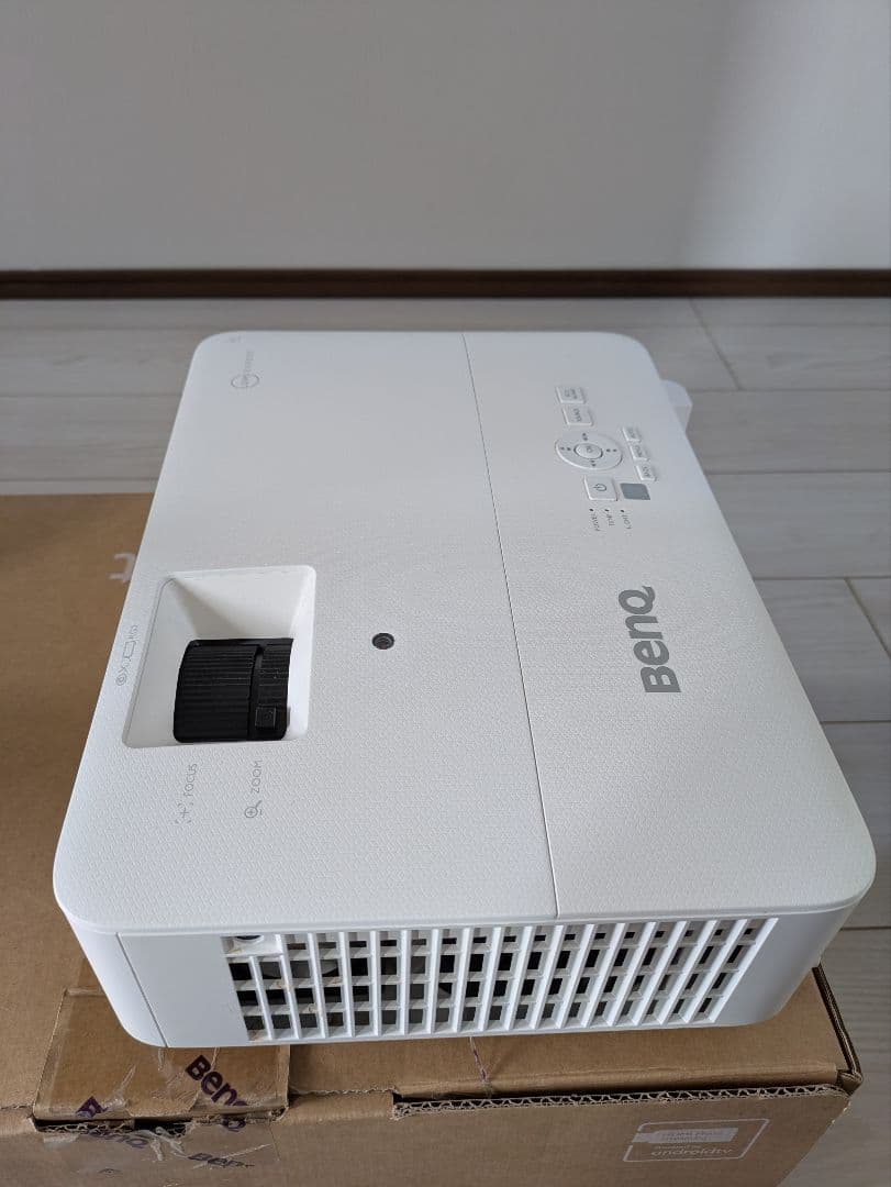 プロジェクター　BenQ 　TH685i