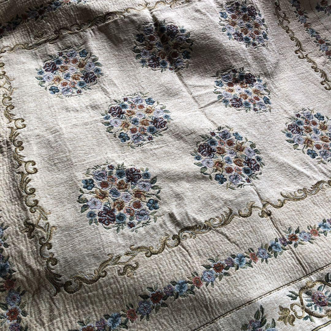 ゴブラン調？リバーシブルラグ ソファカバー  ベッドカバー