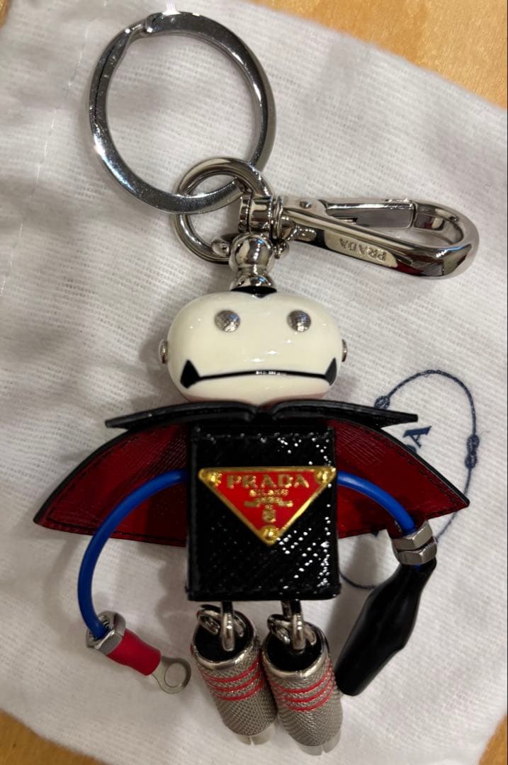 プラダ キーリング ドラキュラロボット