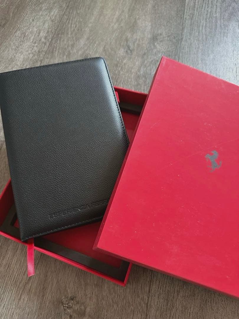【新品】フェラーリ　レザー製A5ノート