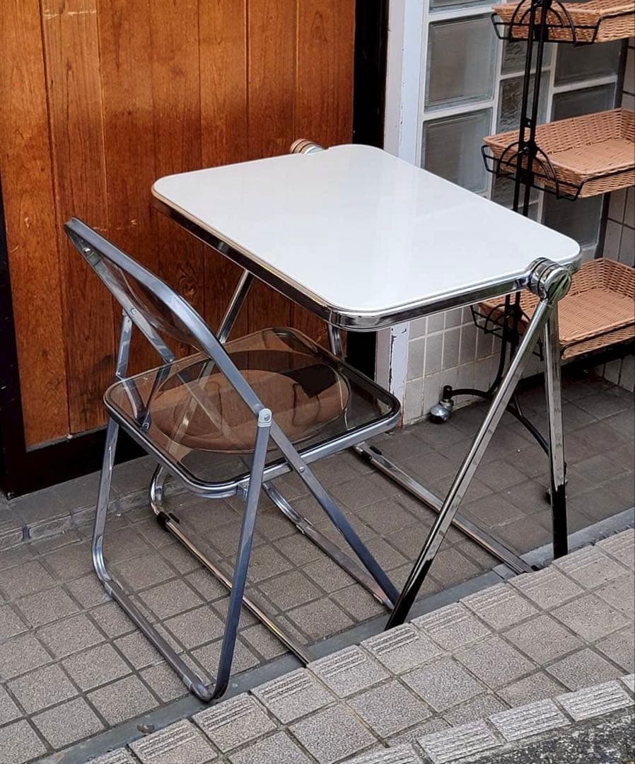 折りたたみテーブル