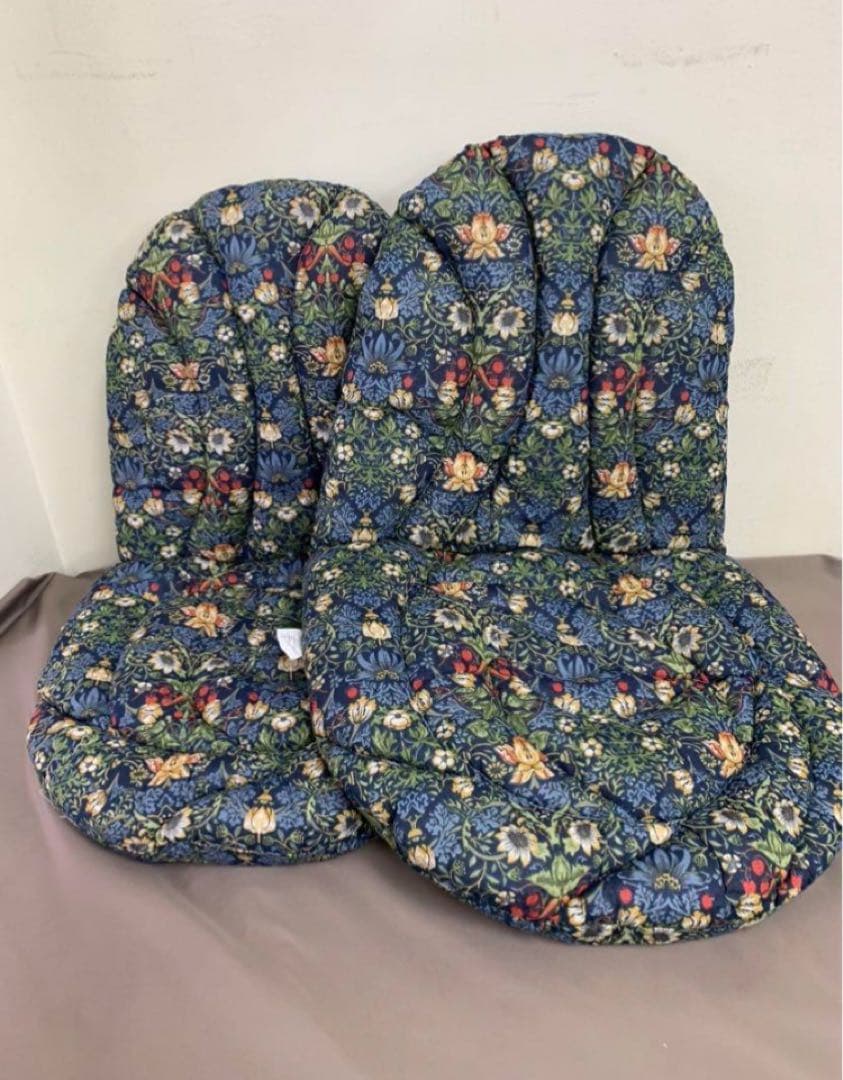 モリス風背当て付き椅子シート2枚、玄関マット50×80cmおまとめ