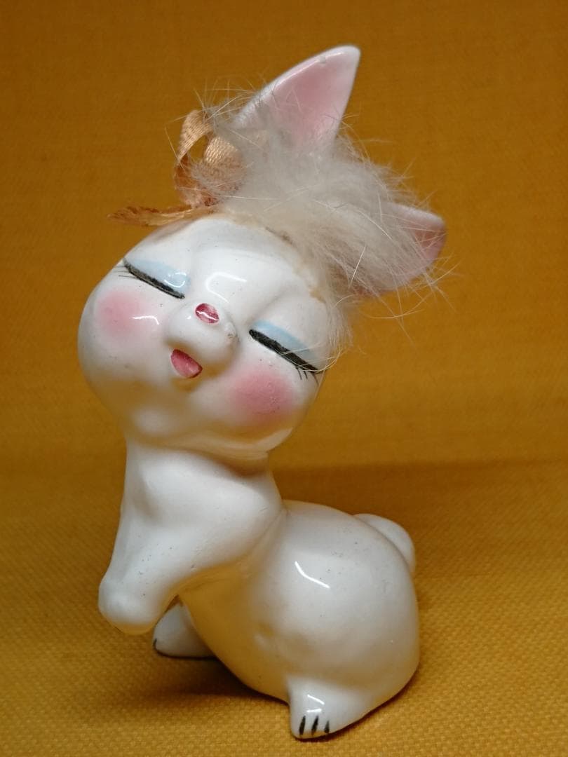 ねこ　うさぎ　人形　陶器　置物　インテリア　工芸品　美術品　A2527