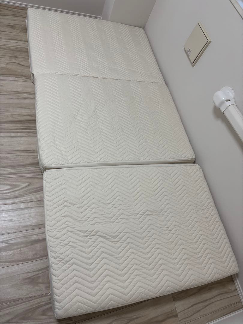 雲のやすらぎプレミアム　マットレス　シングル　三つ折り　使用期間3ヶ月未満